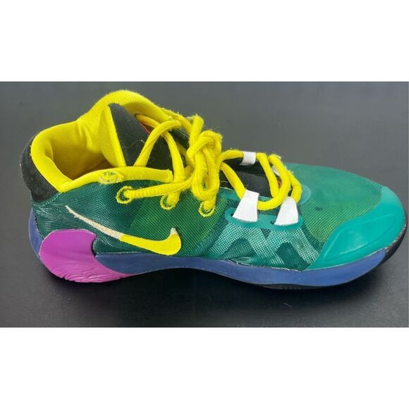 Boys Nike zoom freak 1 sneakers size 5Y - Picture 9 of 10